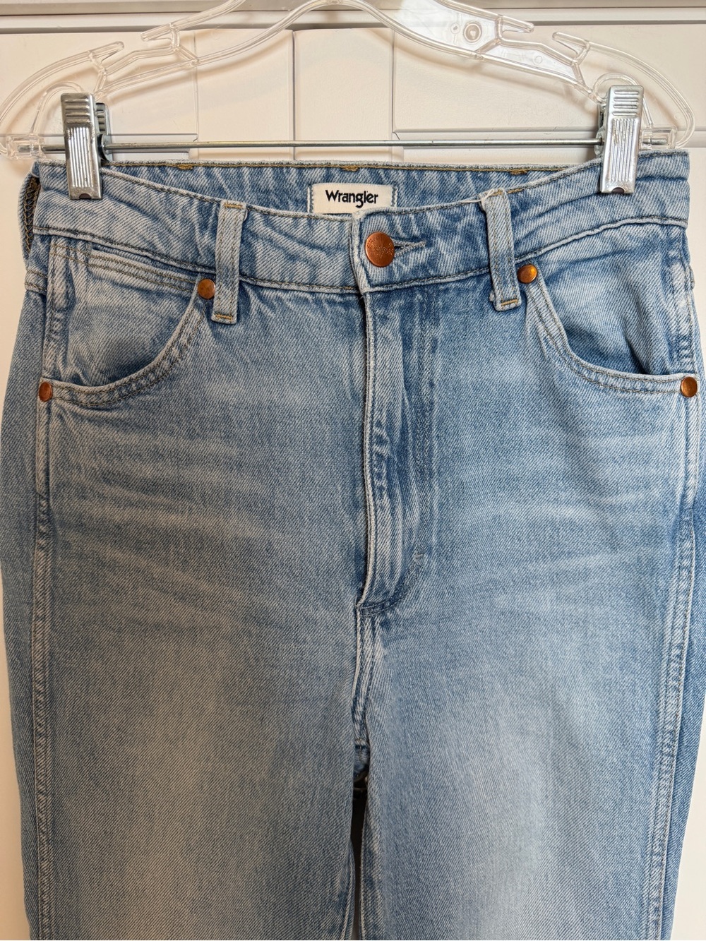 Wrangler Women's High-Rise Light Wash Straight Jeans 25 x 28